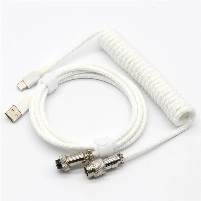 Cabo USB-C Enrolado para Teclado Mecânico – Aviador Robusto e Resistente